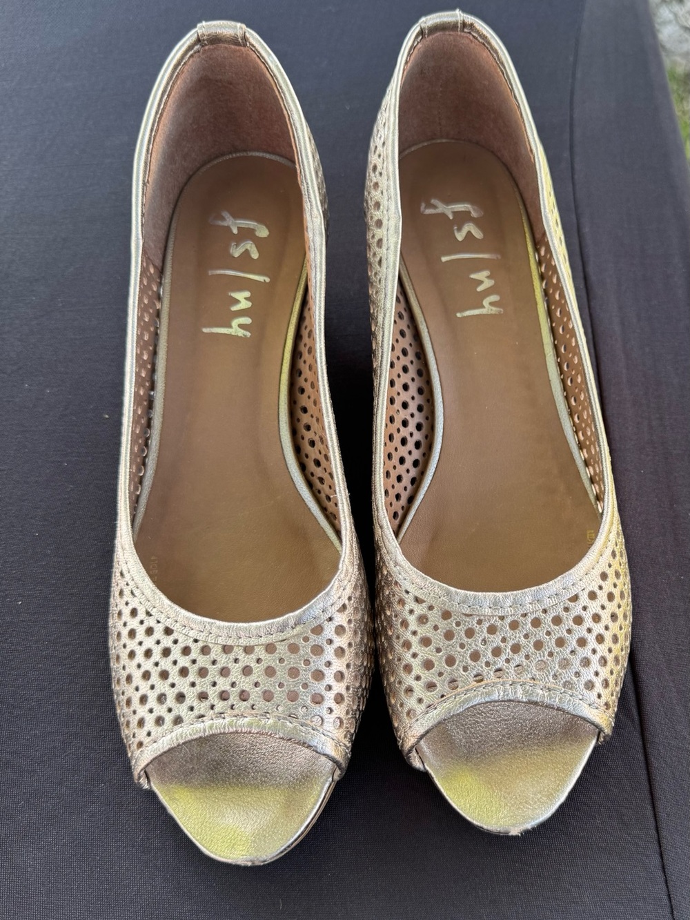 Size US 9 - French Sole/NY Metallic Gold Peep-Toe Low Wedges